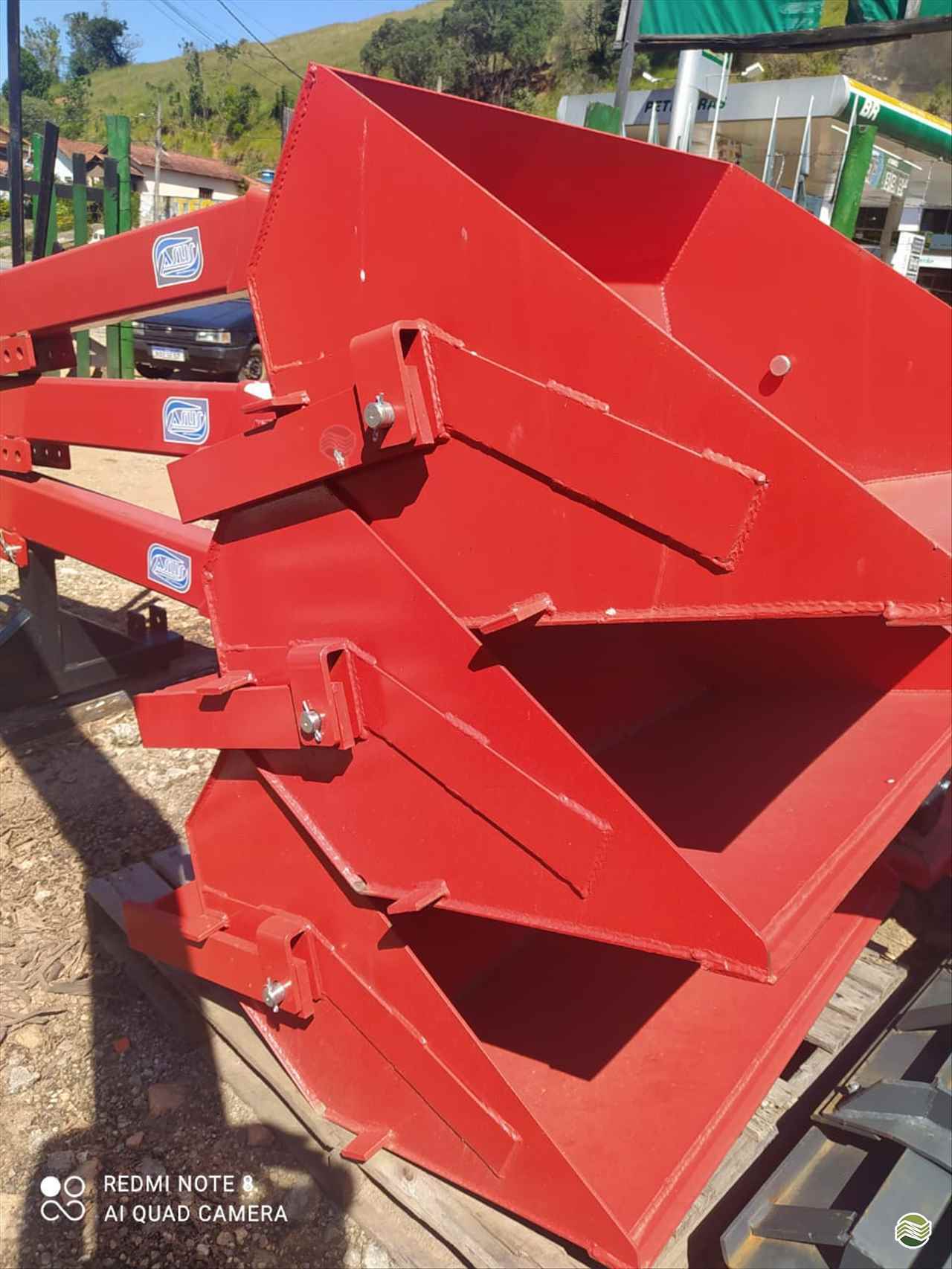 IMPLEMENTOS AGRICOLAS CONCHA HIDRÁULICA CONCHA TRASEIRA Rodrigo Tratores MG POUSO ALTO MINAS GERAIS MG
